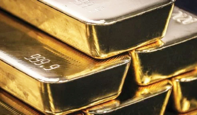 Altında düşüş sürüyor