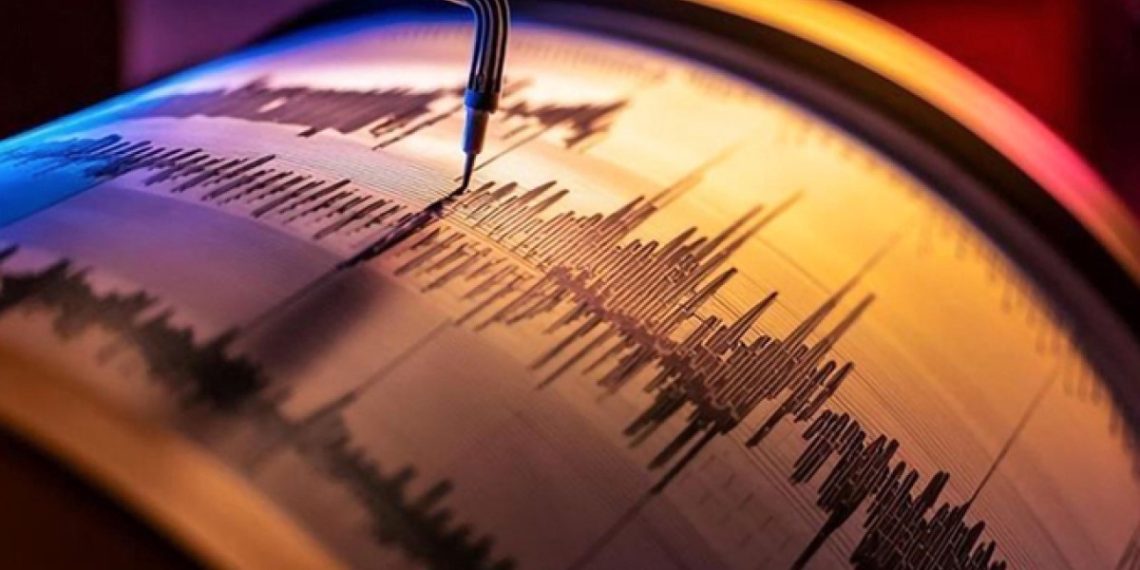 Balıkesir’in Sındırgı ilçesinde 1 dakika arayla peş peşe 2 deprem