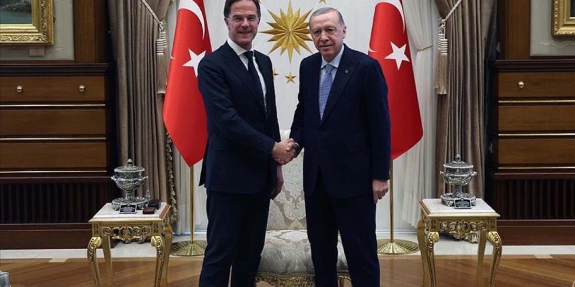 Erdoğan, Rutte ile Ukrayna-Rusya barış sürecini görüştü