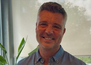 Sadettin Saran, Fenerbahçe başkan adaylığı için 500 imzayı teslim etti