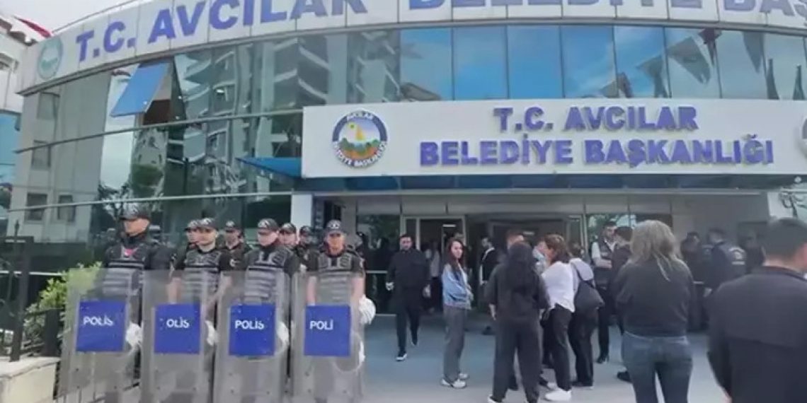 Avcılar Belediyesi’ne operasyon: Çok sayıda gözaltı var