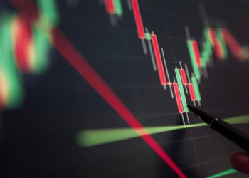 BİST haftanın son gününde 3 hisseye tedbir getirdi