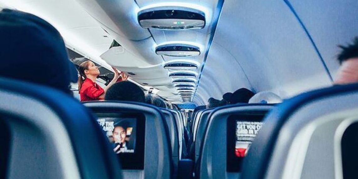 Bakan Uraloğlu: Uçak yolculuğunda su ikramı zorunlu olacak