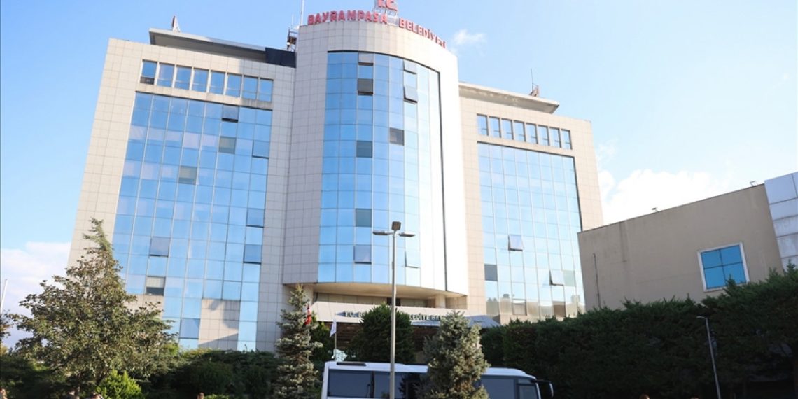 Bayrampaşa Belediye Başkanı Hasan Mutlu görevden uzaklaştırıldı