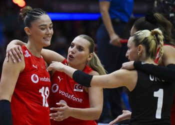 Devlet erkanından Filenin Sultanları’na tebrik mesajı