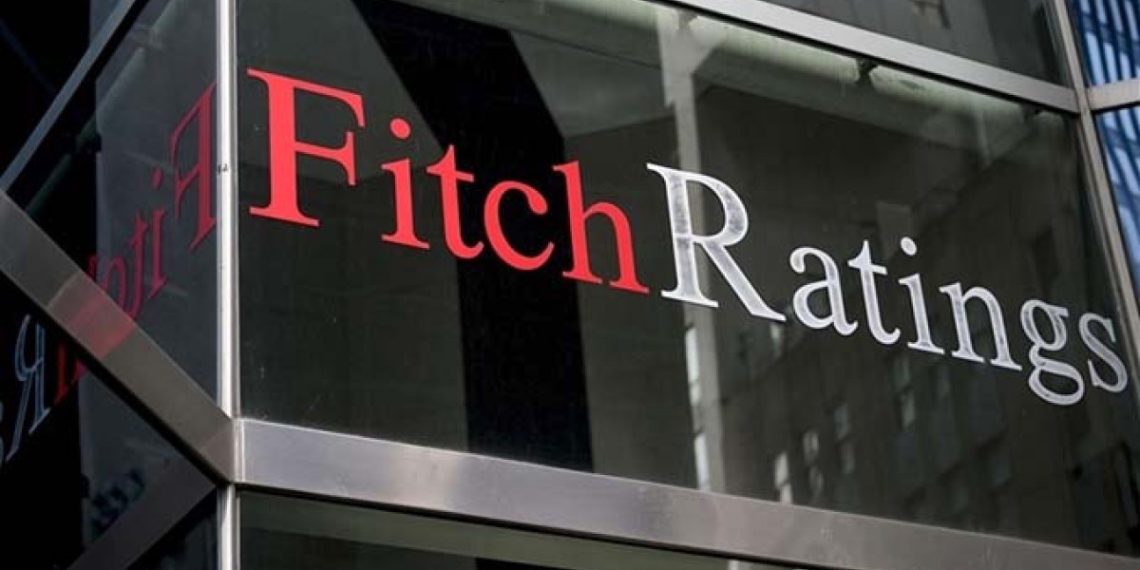 Fitch, İtalya’nın kredi notunu artırdı