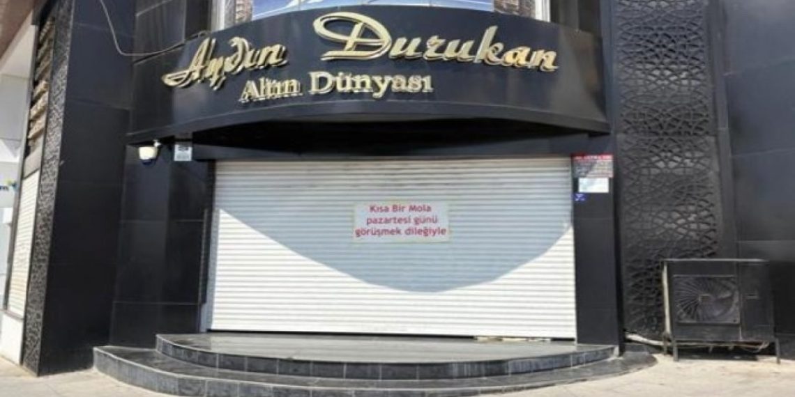 ‘Kısa bir mola’ notu bırakan kuyumcu çift ortada kayboldu