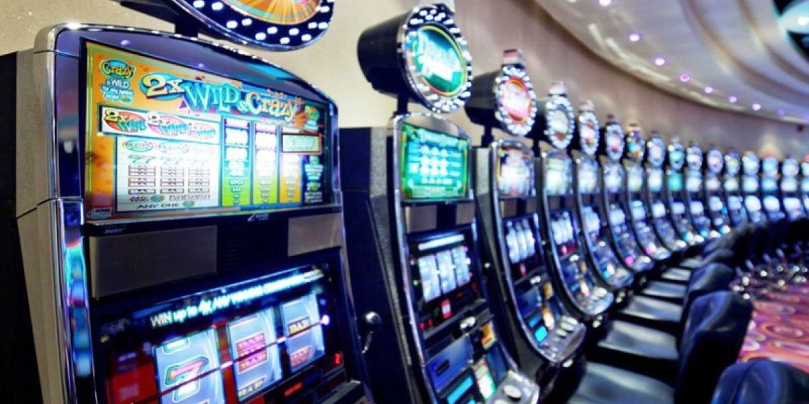 Kumar masaları boş kaldı, Net Holding ülkeyi terk etti