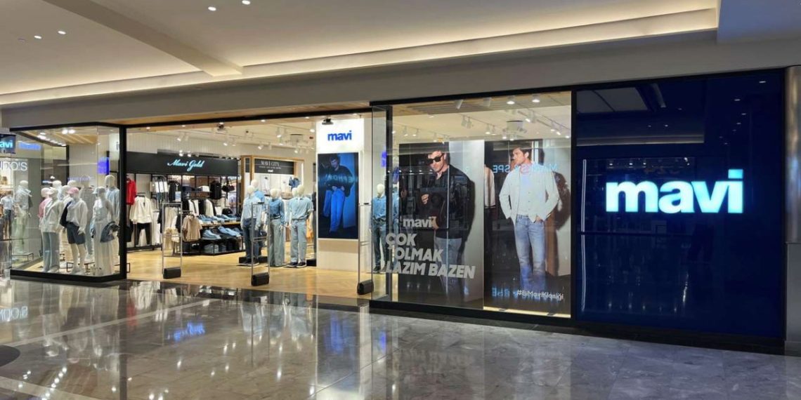 Mavi Giyim için siyah tablo!