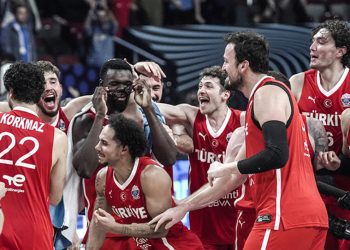 Rakip Almanya! A Millilerimiz şampiyonluk için parkede