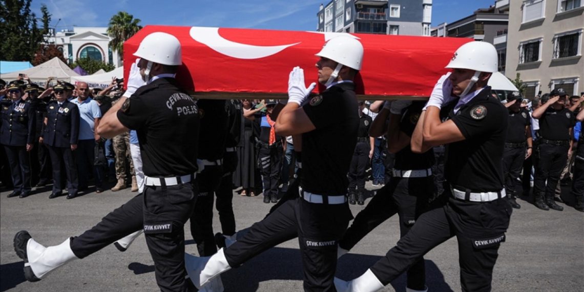Şehit polislerimiz son yolculuğuna uğurlandı