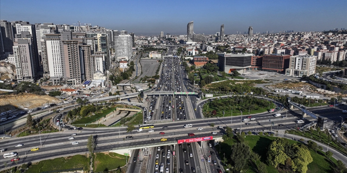 İstanbul’da trafik yoğunluğu yağışla yüzde 81’e çıktı