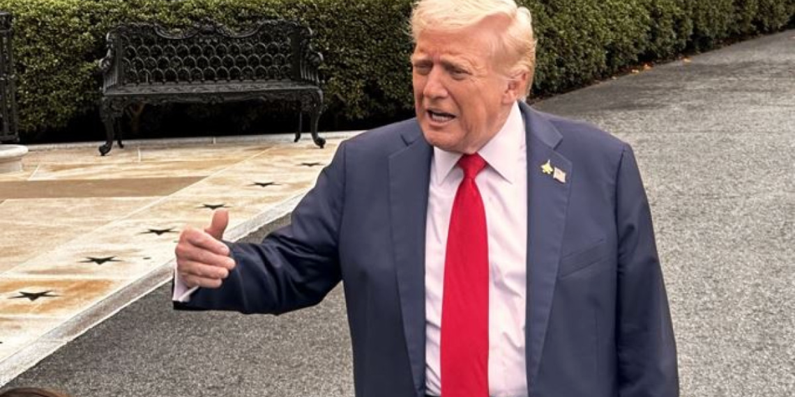 Trump, ithal otobüs ve kamyonlar için yeni tarife uygulayacak