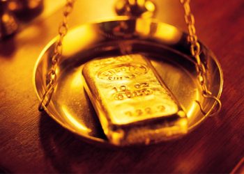 Altın haftanın son işlem gününde düşüşte