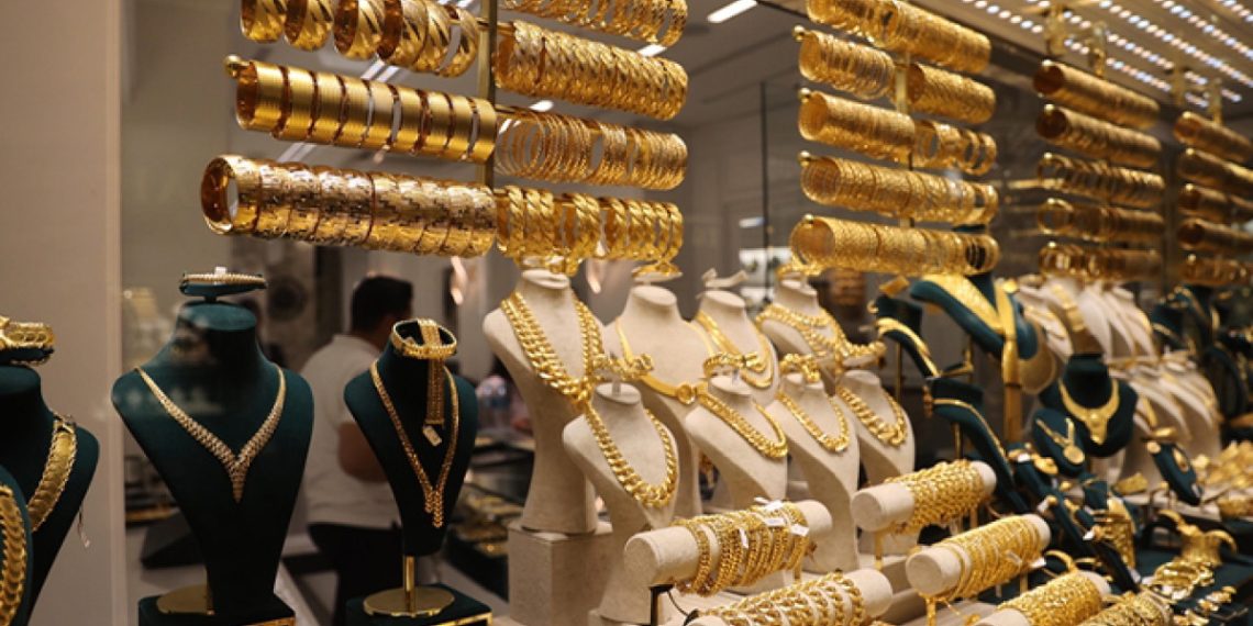 Altın yükseldikçe takılar hafifliyor