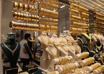 Altın yükseldikçe takılar hafifliyor