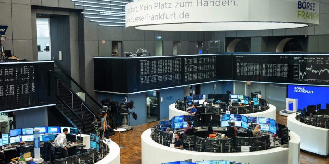 Avrupa borsaları haftanın ilk gününü düşüşle kapattı