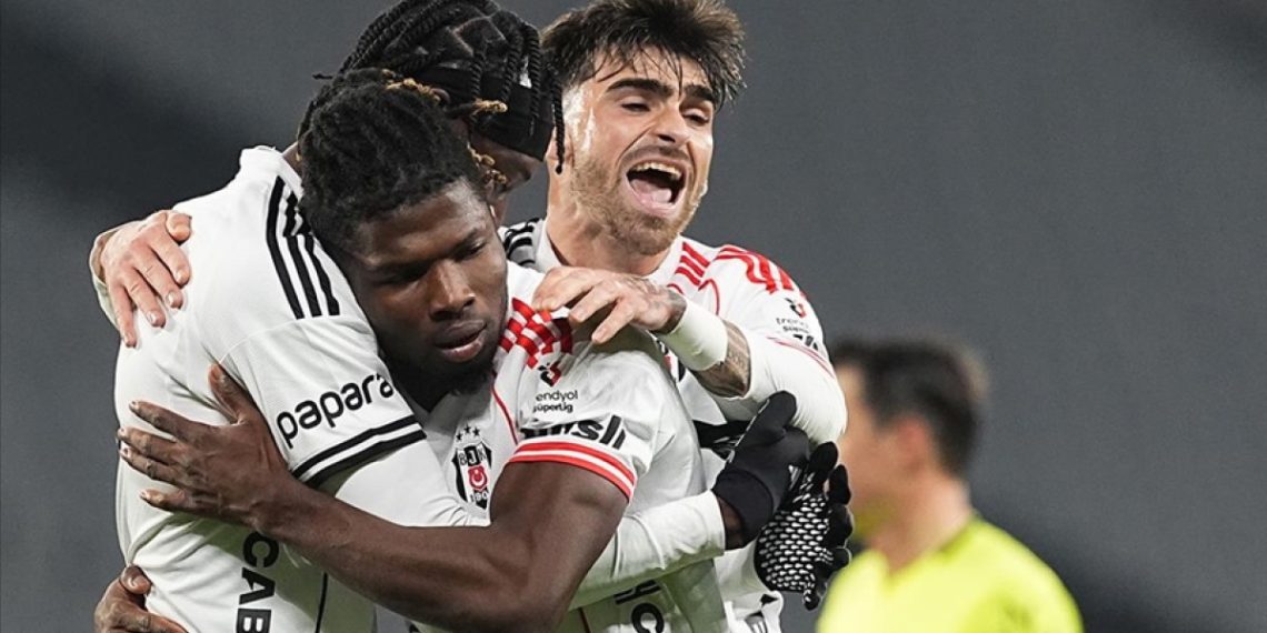 Beşiktaş deplasmanda Fatih Karagümrük’ü 2-0 mağlup etti