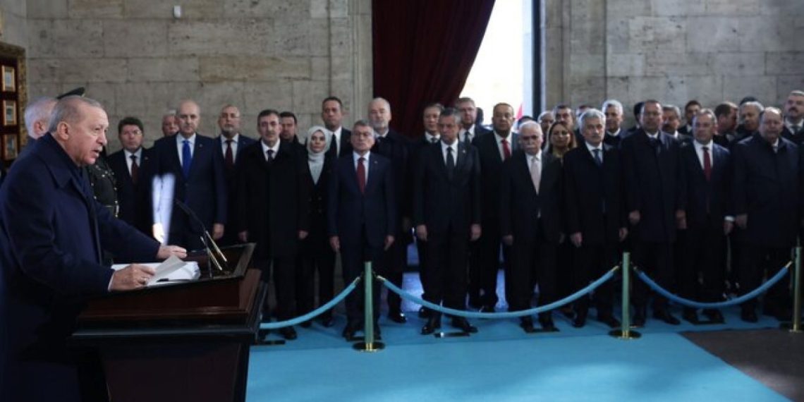 Devlet erkânı Anıtkabir’de