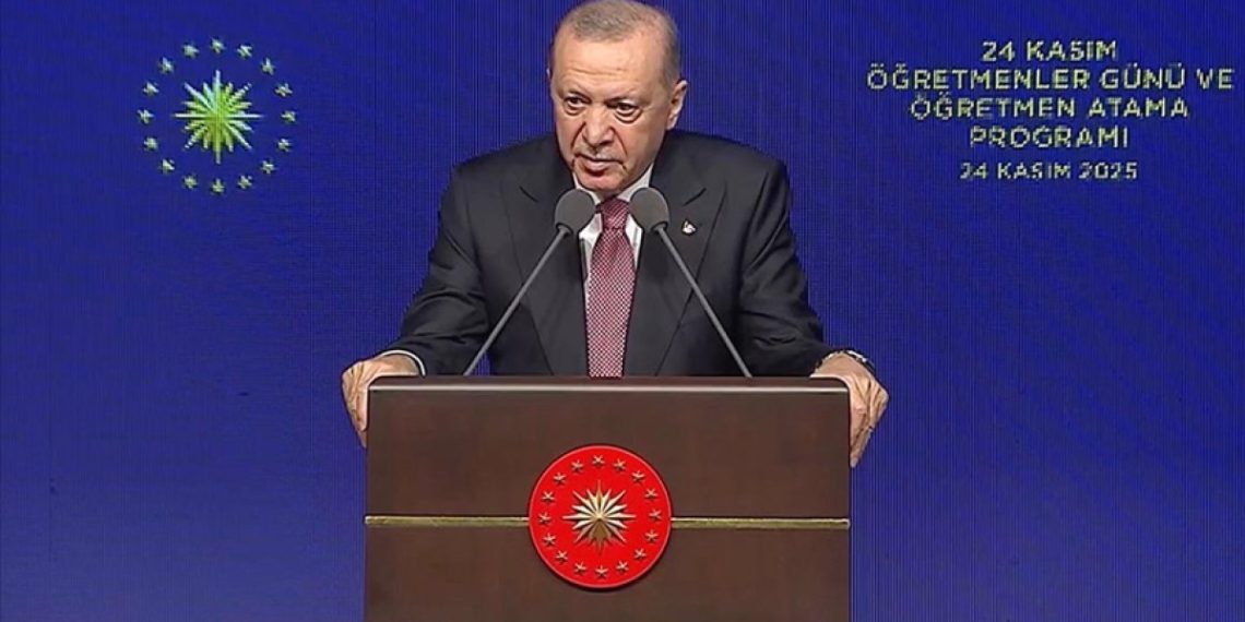 Erdoğan: Görevdeki 10 öğretmenden 8’ini biz atadık