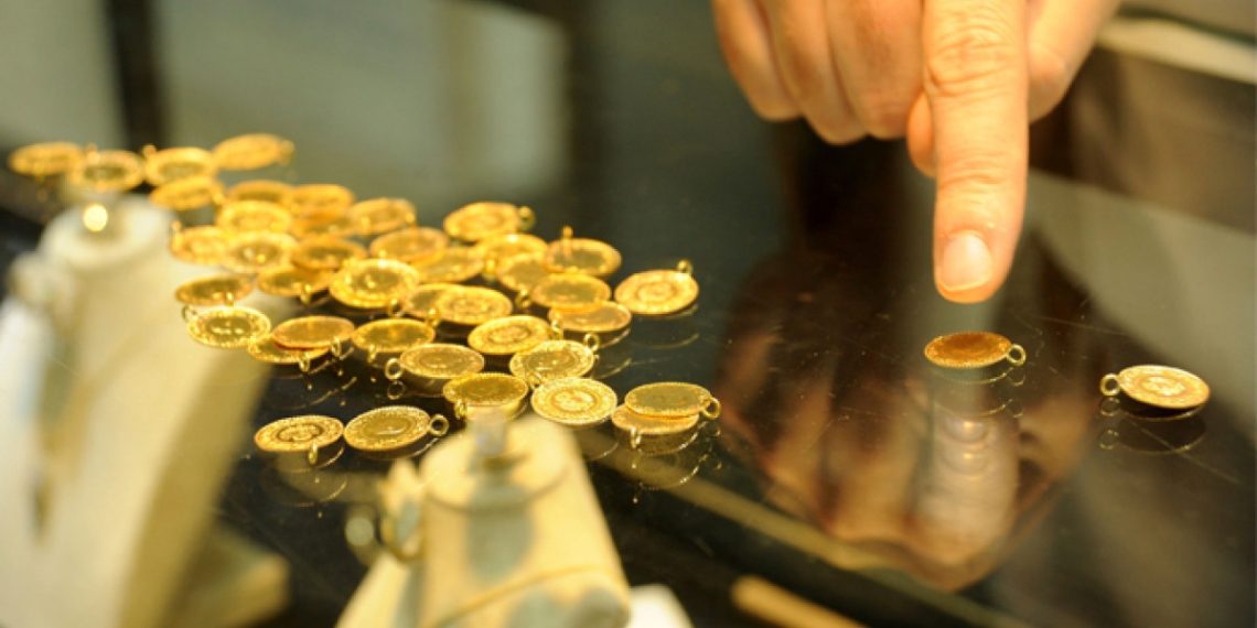 Gram altın 8 bin TL’ye koşuyor