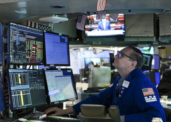 Wall Street’te temkinli kapanış: Dow Jones yükseldi, Nasdaq geriledi