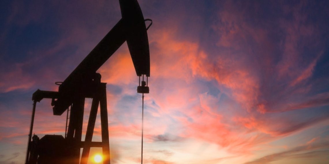 Zayıf talep sinyalleri ve arz fazlası endişeleriyle petrol fiyatları geriledi