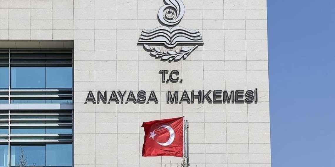 Anayasa Mahkemesi’nden iki siyasi parti için kapatma kararı