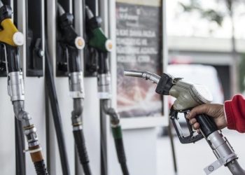 Büyük pazarlık başladı! Akaryakıt devi satılıyor