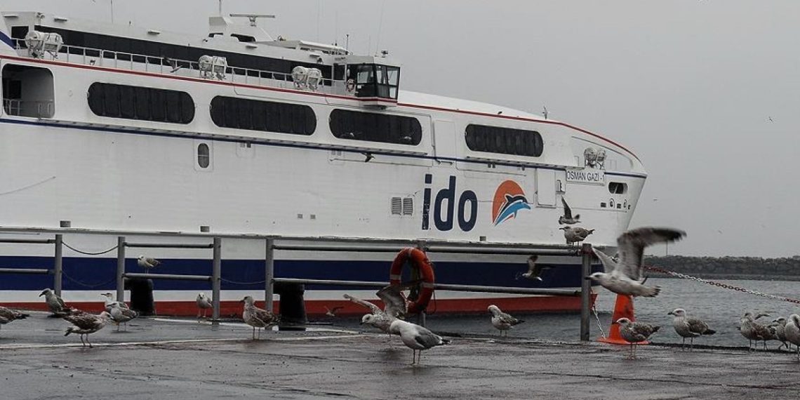 Marmara Denizi’nde ulaşıma fırtına engeli