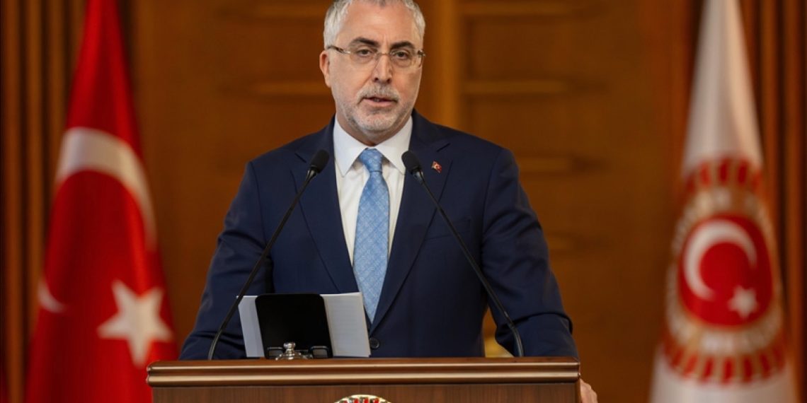 Sigortalı sayısını koruyan işletmelere kişi başı 3 bin 500 lira destek