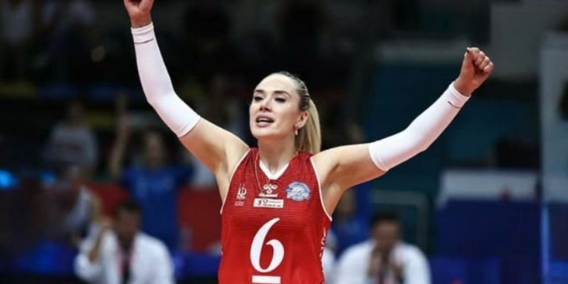 İBB soruşturması: Eski milli voleybolcu Derya Çayırgan gözaltında