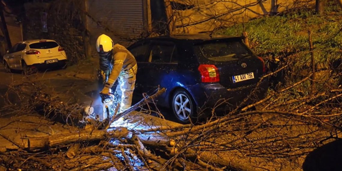 İstanbul Valiliği’nden fırtına ve şiddetli yağış raporu