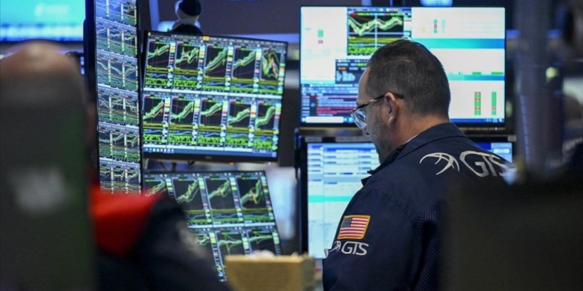 New York borsası Fed ve bilançolarla karışık kapandı