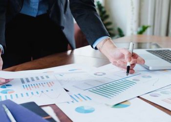 Tekstil sektöründe Birlik Mensucat yüzde 32 getiriyle zirvede, Akın Tekstil sert düştü