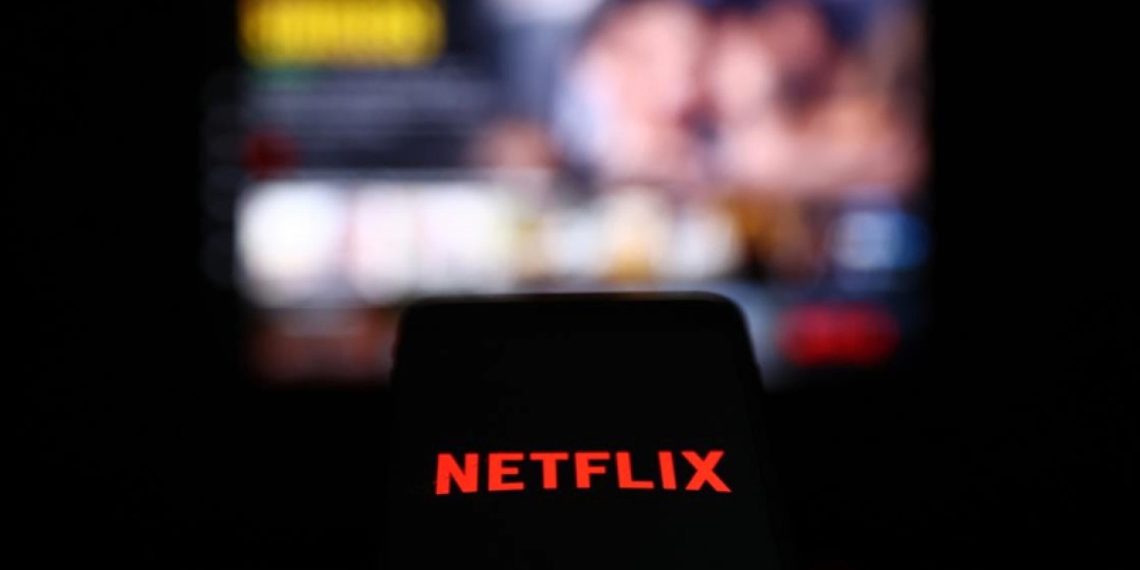 Warner Bros. satışında Netflix’ten tamamen nakit teklif