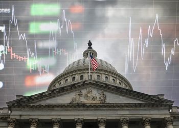 Fed’in izlediği enflasyon güçlü, büyüme zayıf geldi