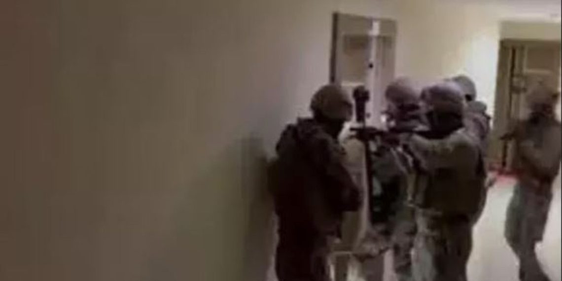 Kendini polis ve savcı olarak tanıtan şebekeye operasyon: 22 tutuklama