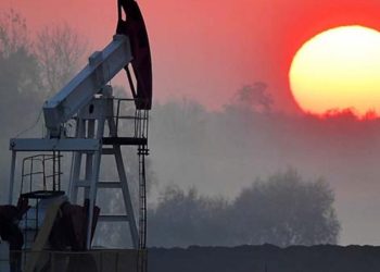 Petrol kritik ekonomik verileri bekliyor