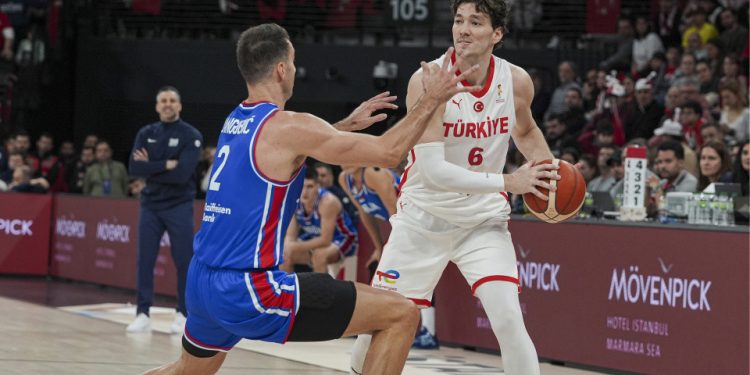 12 Dev Adam Sırbistan’ı yendi, üst turu garantiledi