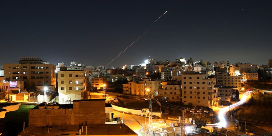 İran ordusu, ABD üslerini 2 tonluk bombayla hedef aldı